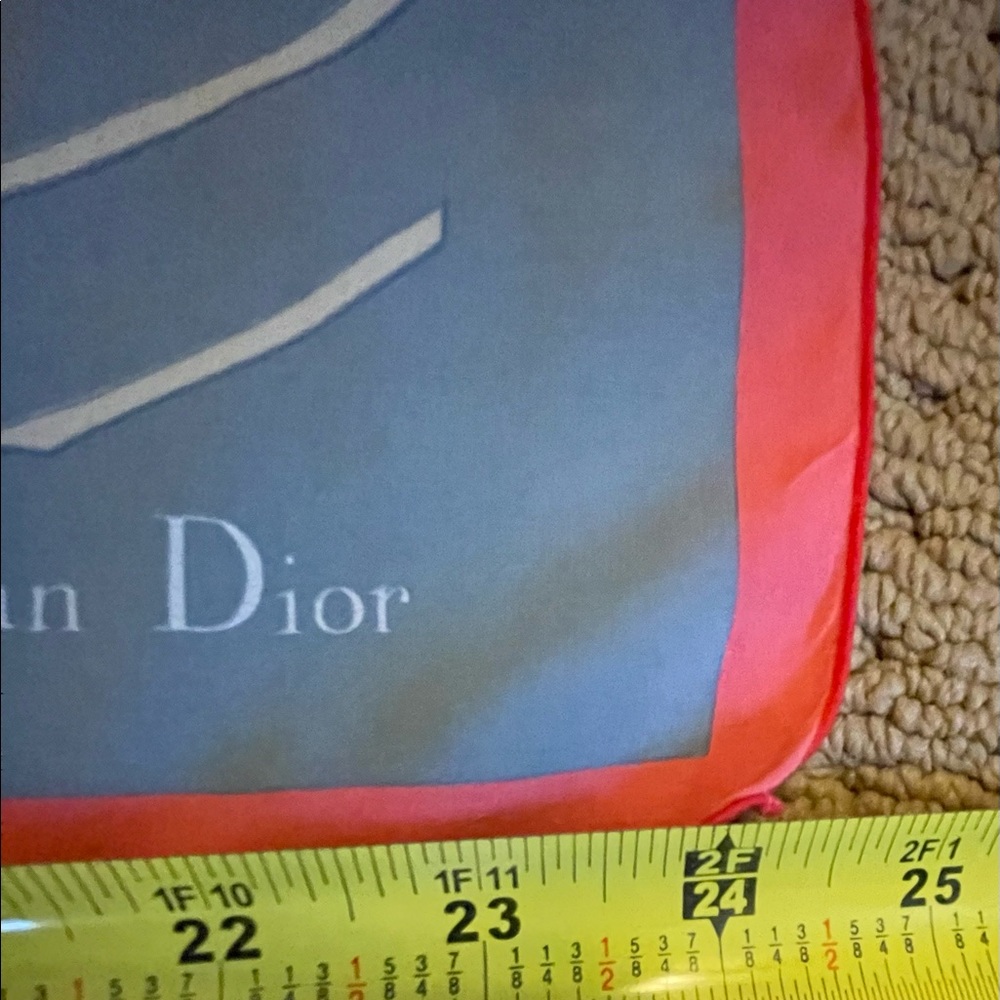 Dior scarf 🧣 - Picture 4 of 4